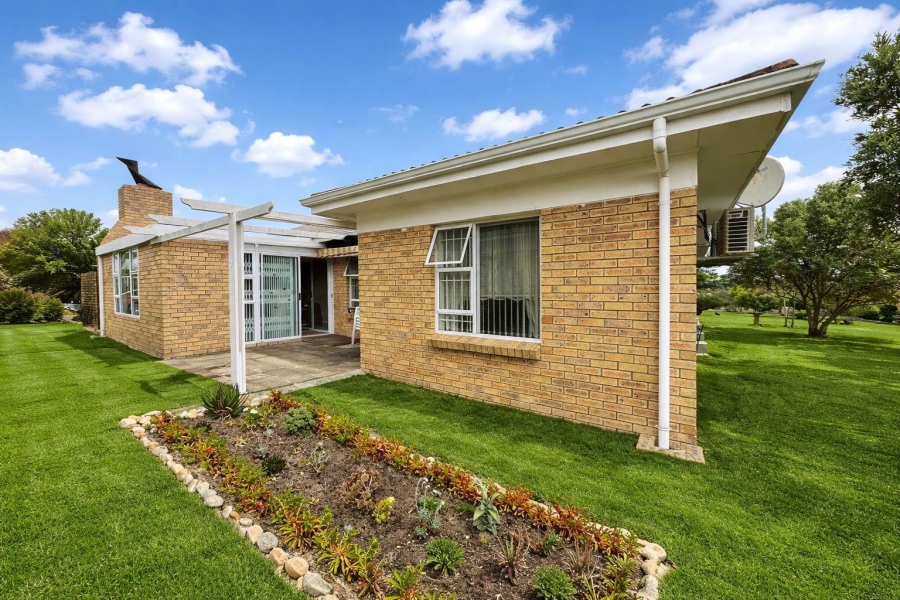 2 Bedroom Property for Sale in Sonstraal Heights Western Cape